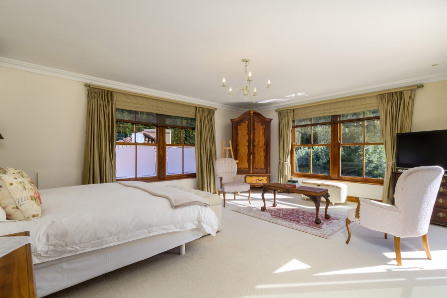 7 Bedroom Property for Sale in Zwaanswyk Western Cape